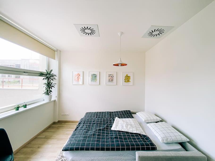 New Studio In Quiet Part Of The City Center Bratislava Exterior photo