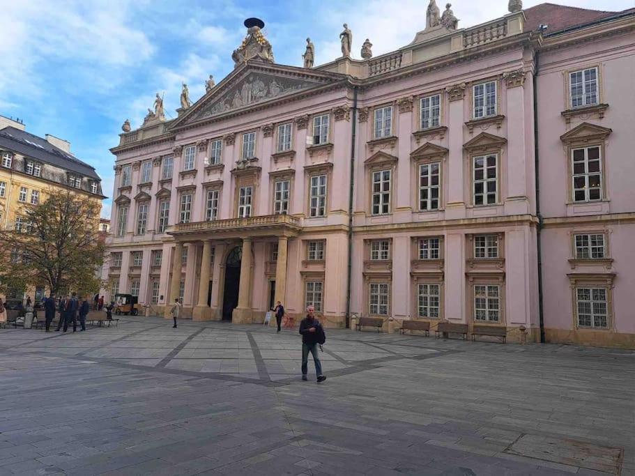 New Studio In Quiet Part Of The City Center Bratislava Exterior photo